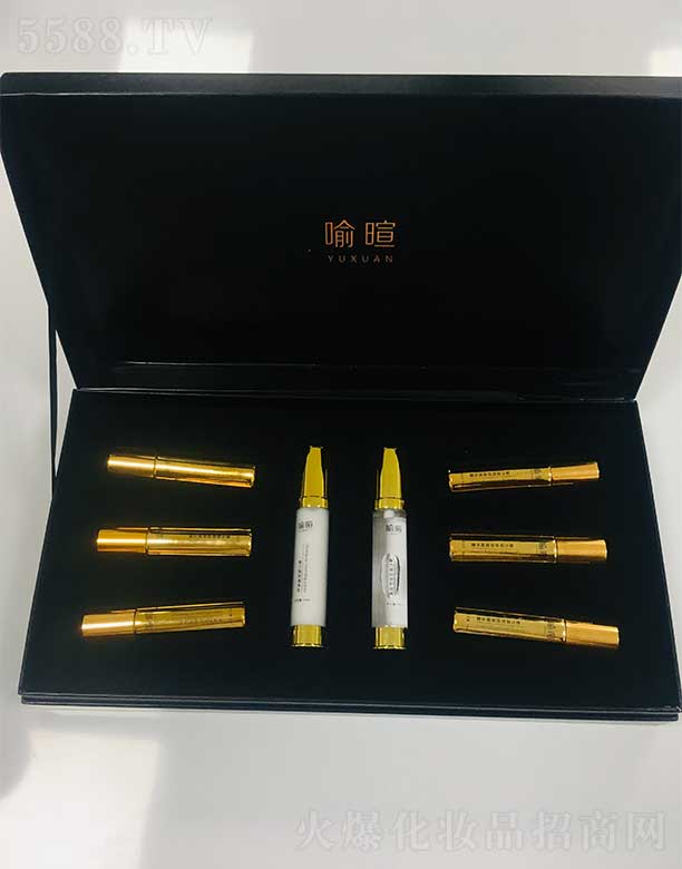 �������b