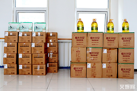 ������cϲ���B��ů�ĸ����c�F(tu��n)�A�����𱬾W(w��ng)��T���l(f��)���p��(ji��)������