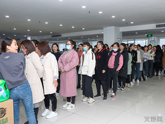 ��(��i)����Ů��(ji��)���𱬾W(w��ng)�ɰl(f��)Ů�񌣌ٶY��