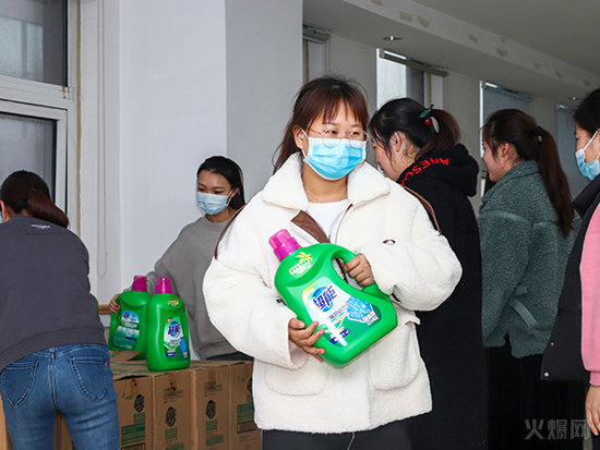 ��(��i)����Ů��(ji��)���𱬾W(w��ng)�ɰl(f��)Ů�񌣌ٶY��