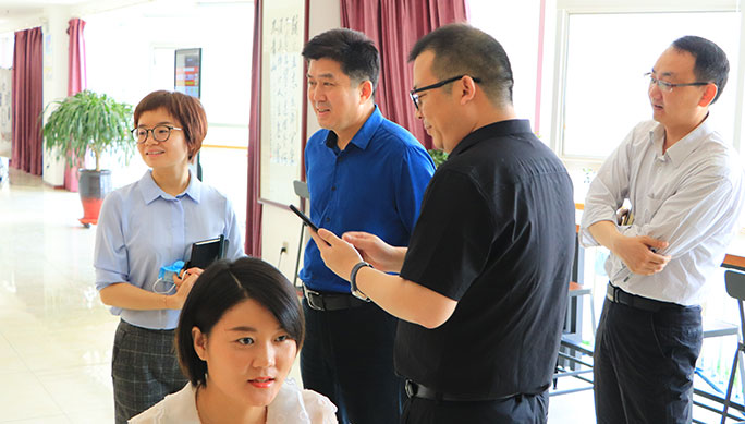 領(lǐng)導(dǎo)視察