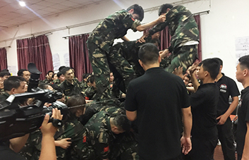 ����������ۣ��҂�ҲҪ�Գֵ�����