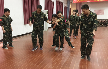 �����X(ju��)�����Ʊ��O�ޣ��@һ·�҂��A��Ư����