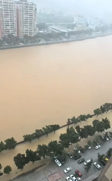 暴雨紅色預(yù)警！